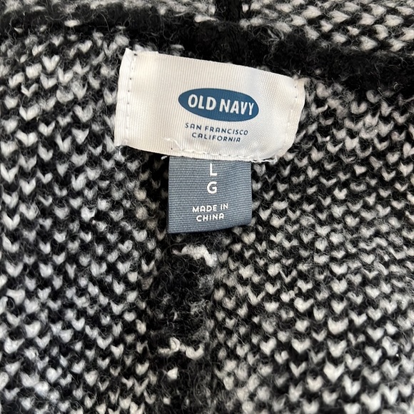 Old Navy thick black and white cardigan - Picture 3 of 3